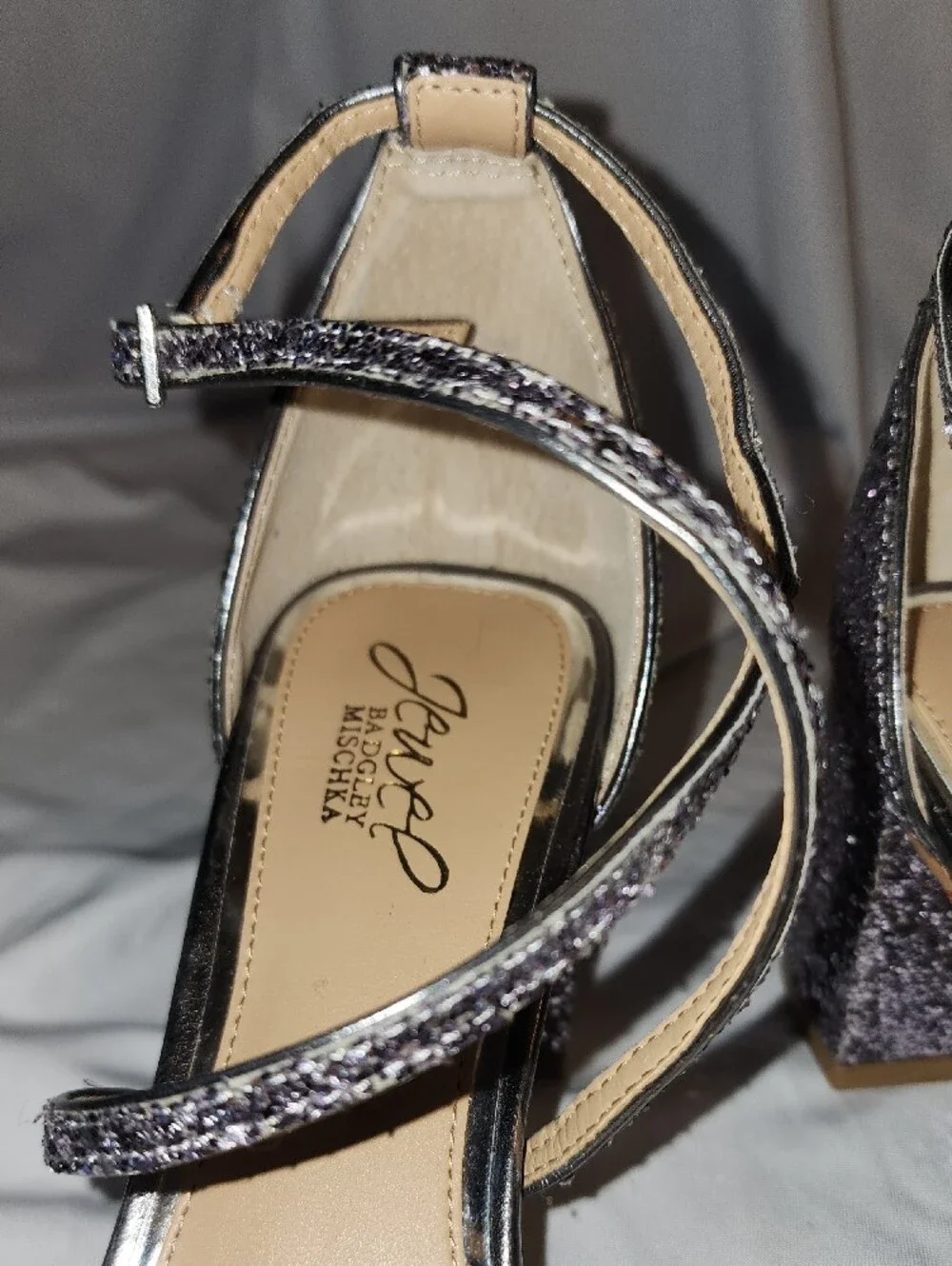 Badgley Mishka Size 9 Embellished Strappy Block Heel Sandals in Silver Glitter